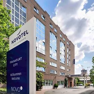Novotel Frankfurt Отель